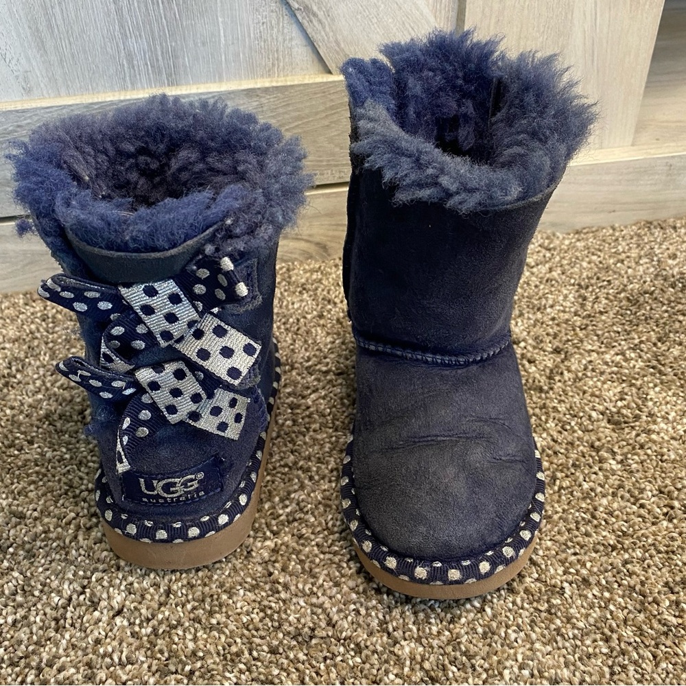 Ugg Mini Bailey Bow Blue Silver polka dot Size 6